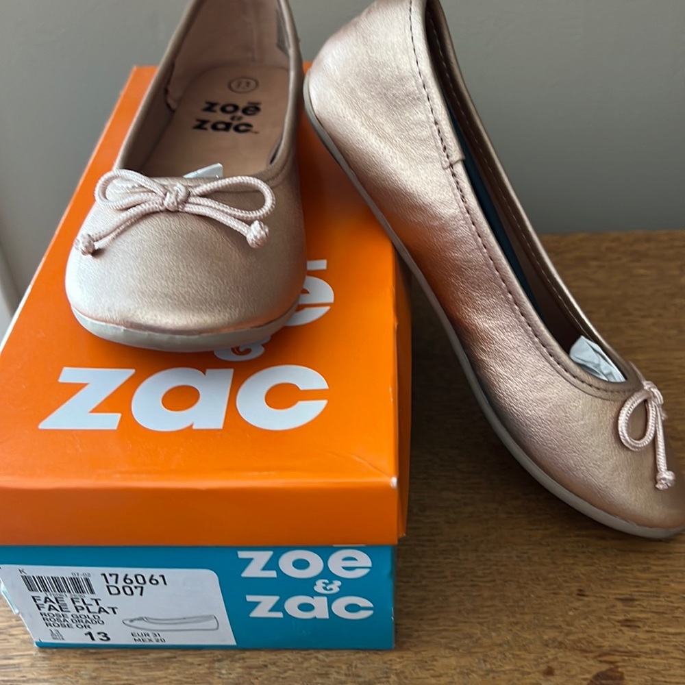 Girl dress shoe